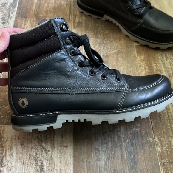 Mens Volcom Boots - Picture 5 of 9